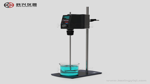 他來(lái)了，他來(lái)了，他帶著頂置式電動(dòng)攪拌器走來(lái)